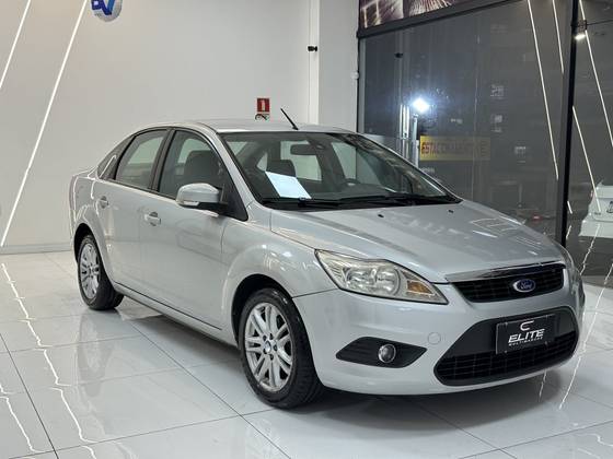 FORD FOCUS 2.0 GLX SEDAN 16V FLEX 4P MANUAL FORD FOCUS 2.0 GLX SEDAN 16V FLEX 4P MANUAL